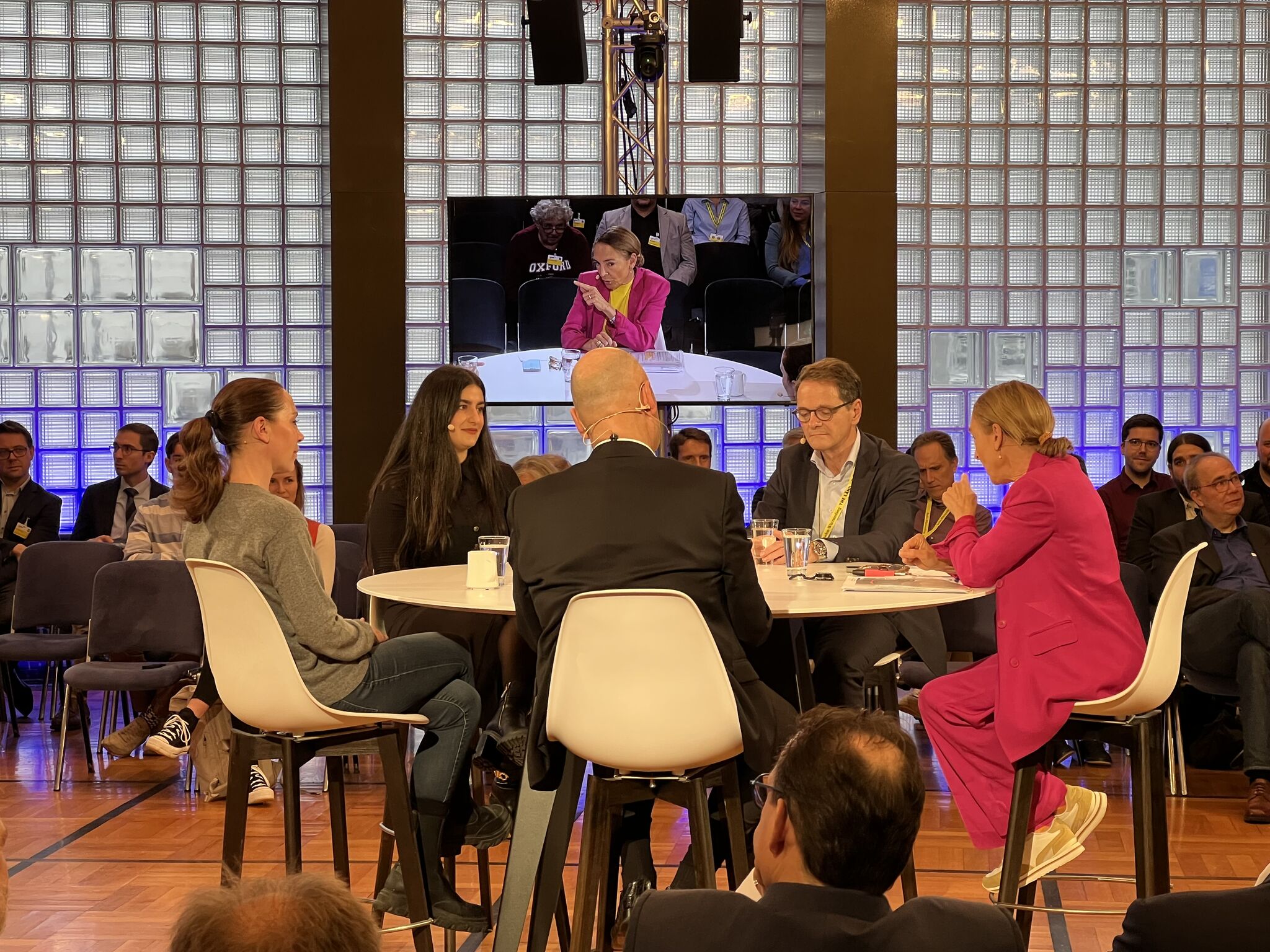 Stuttgart Financial (SF)